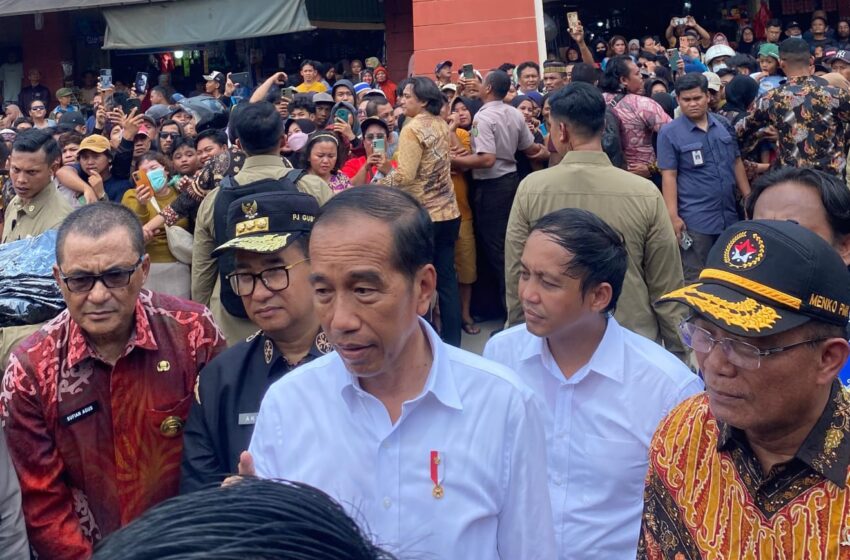 Pedagang Butuh Gas LPG, Jokowi Bagi Kaos dan Amplop