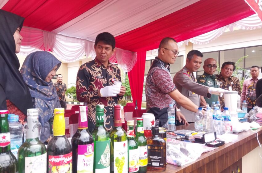 Dewan Minta Pemkab Larang Pengedaran Miras Jika Tak Mau Revisi Perda