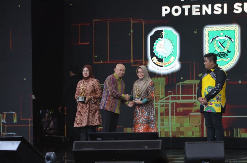 Prestasi SraGam di Sektor Ekonomi Diakui Secara Nasional Dibuktikan Dengan Penghargaan