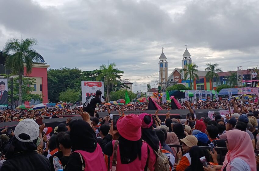 Ribuan Warga Padati Kampanye Akbar Sragam, Sri Ajak Masyarakat Jaga Persatuan