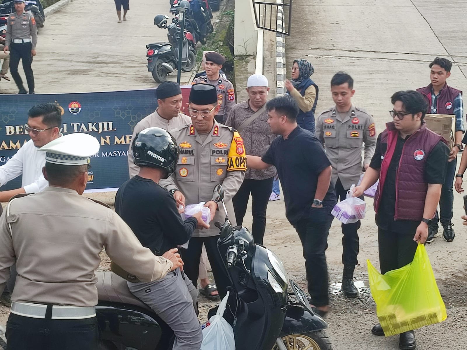 Polres Berau Gelar Kegiatan Ramadhan, Bagikan Takjil dan Santunan Anak Yatim