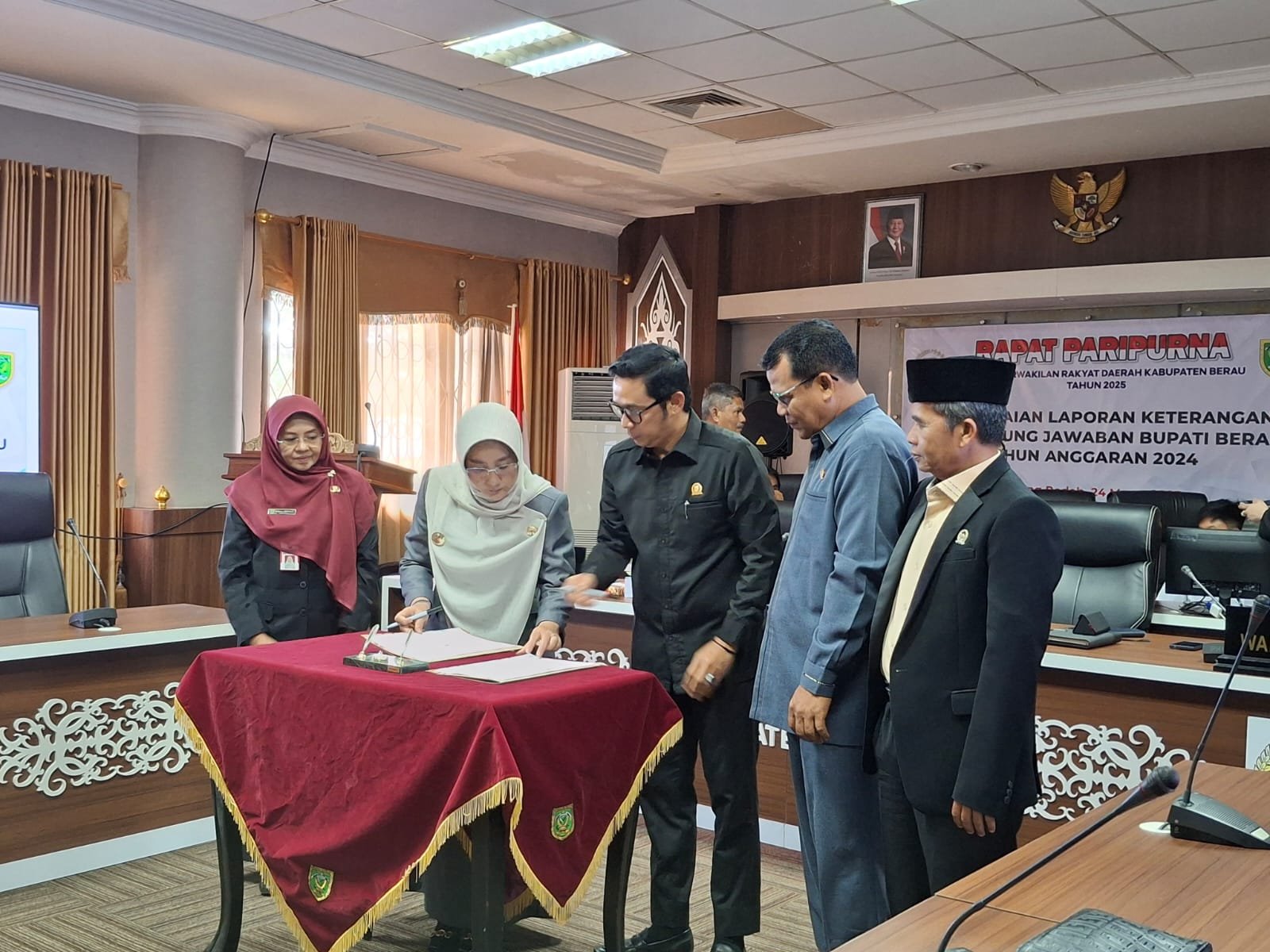 DPRD Gelar Rapat Paripurna Penyampaian LKPJ Bupati Berau Tahun Anggaran 2024
