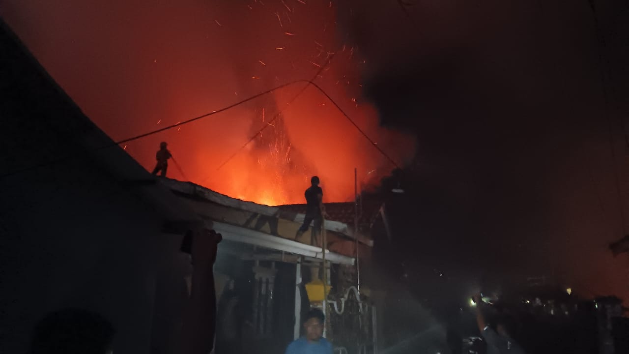 Petugas Pemadam Perlu SOP dan Perlindungan Khusus