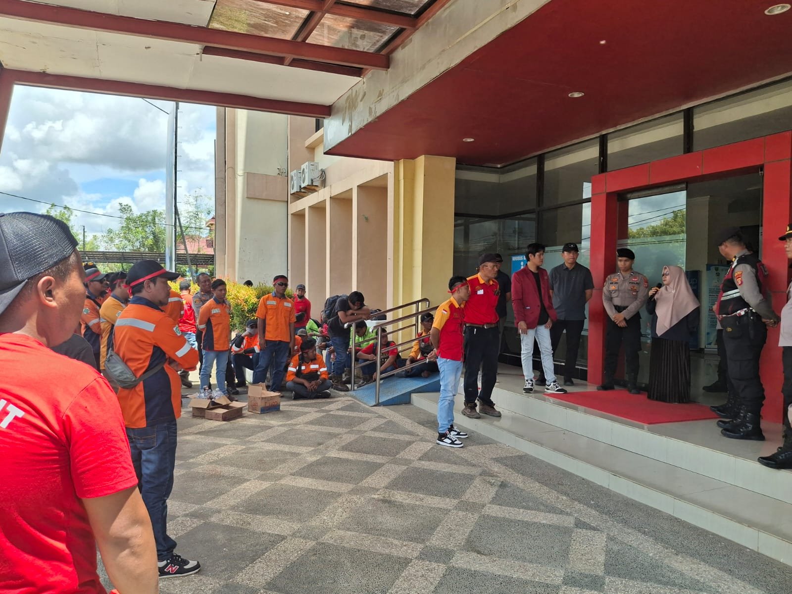 KASBI Gelar Unjuk Rasa Tolak Closing Project PT LMM