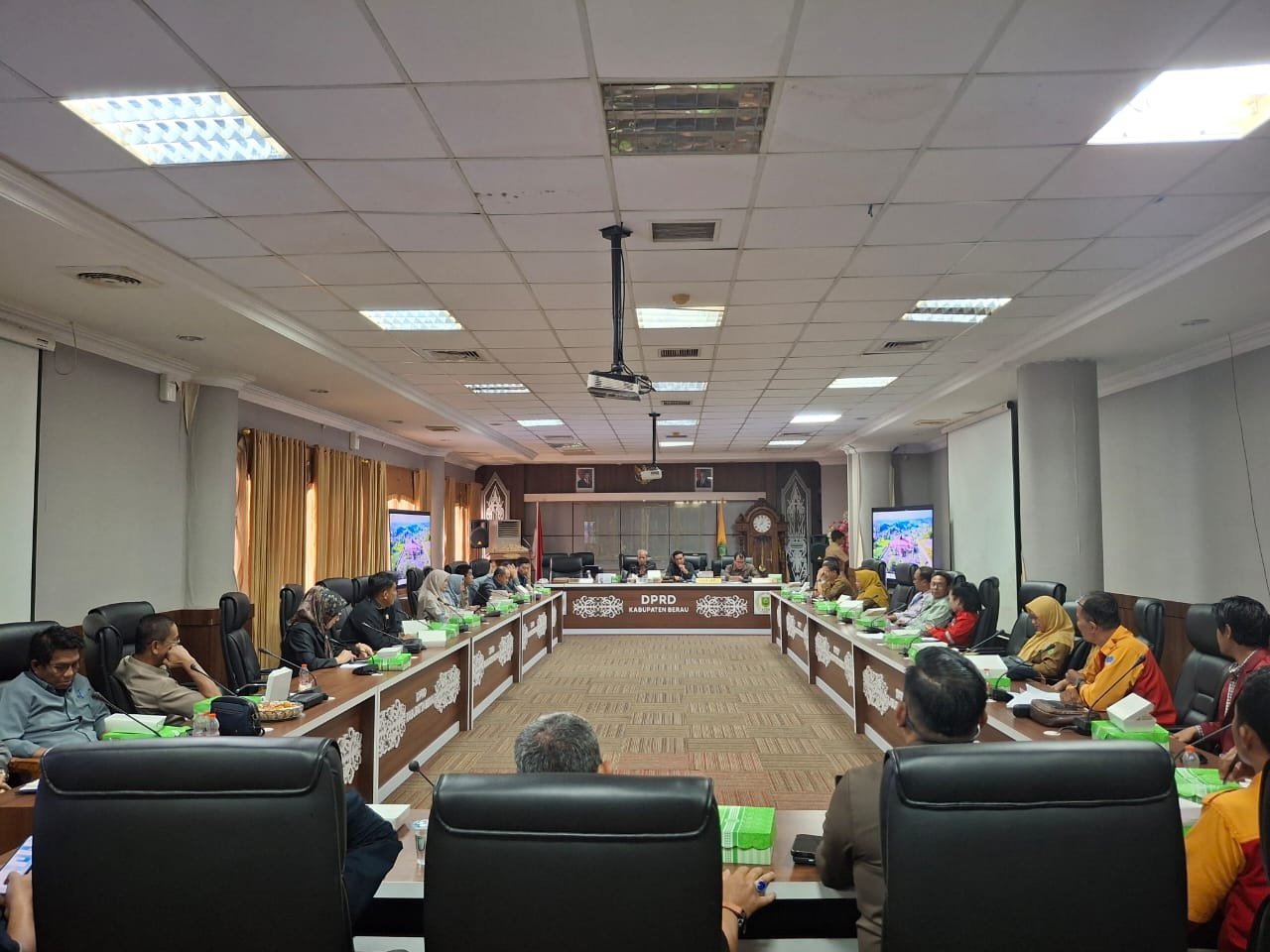 Fasilitasi Permasalahan KASBI dengan LMM, Subroto Minta Pekerja Dipekerjakan Lagi