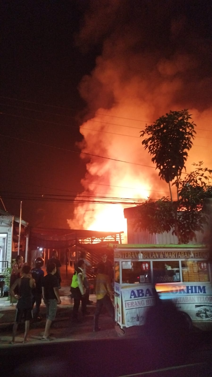Jago Merah Mengamuk Usai Magrib