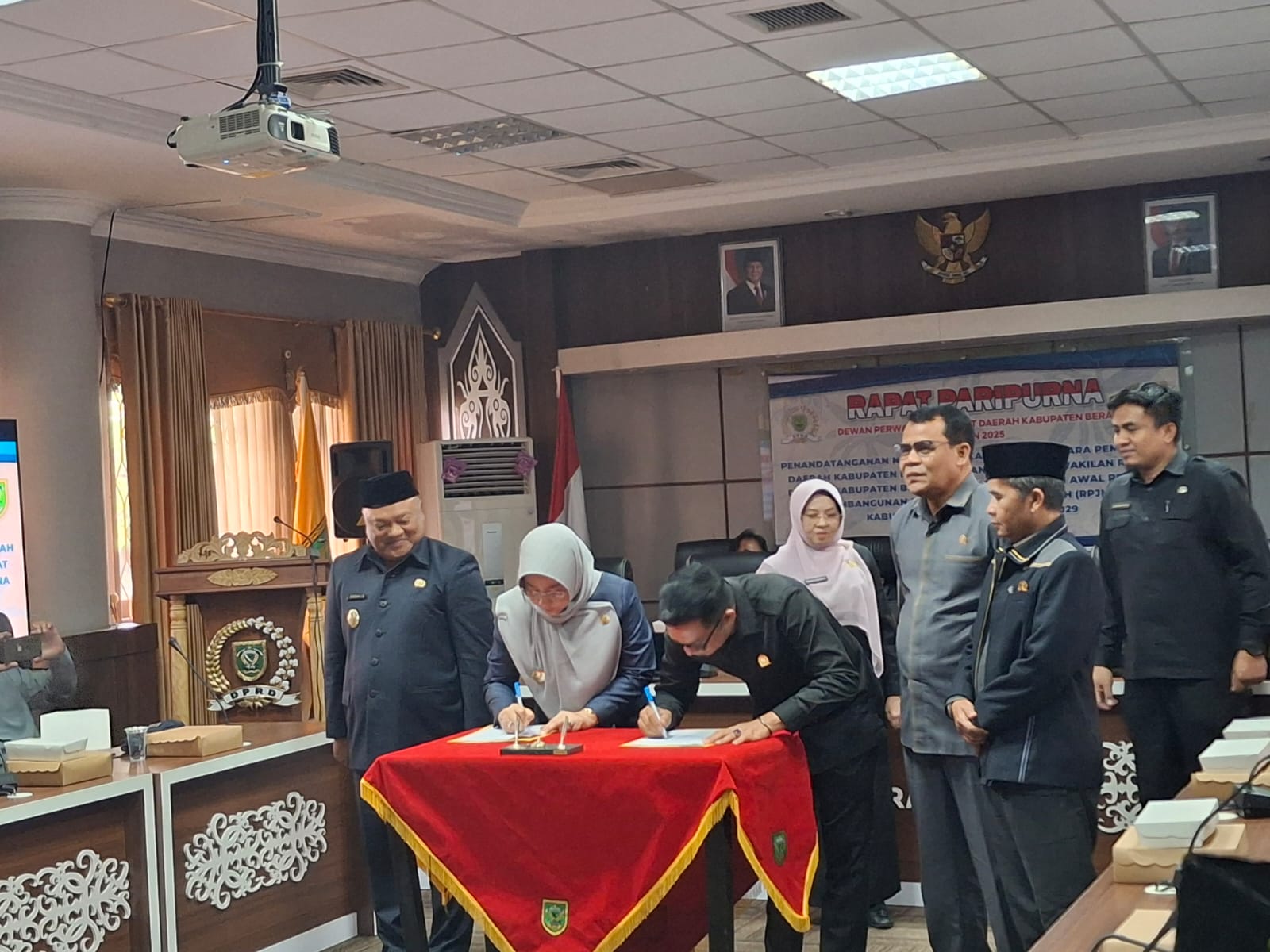 Penandatanganan MoU Ranwal RPJMD, Ketua DPRD Harapkan Visi-Misi Terealisasi