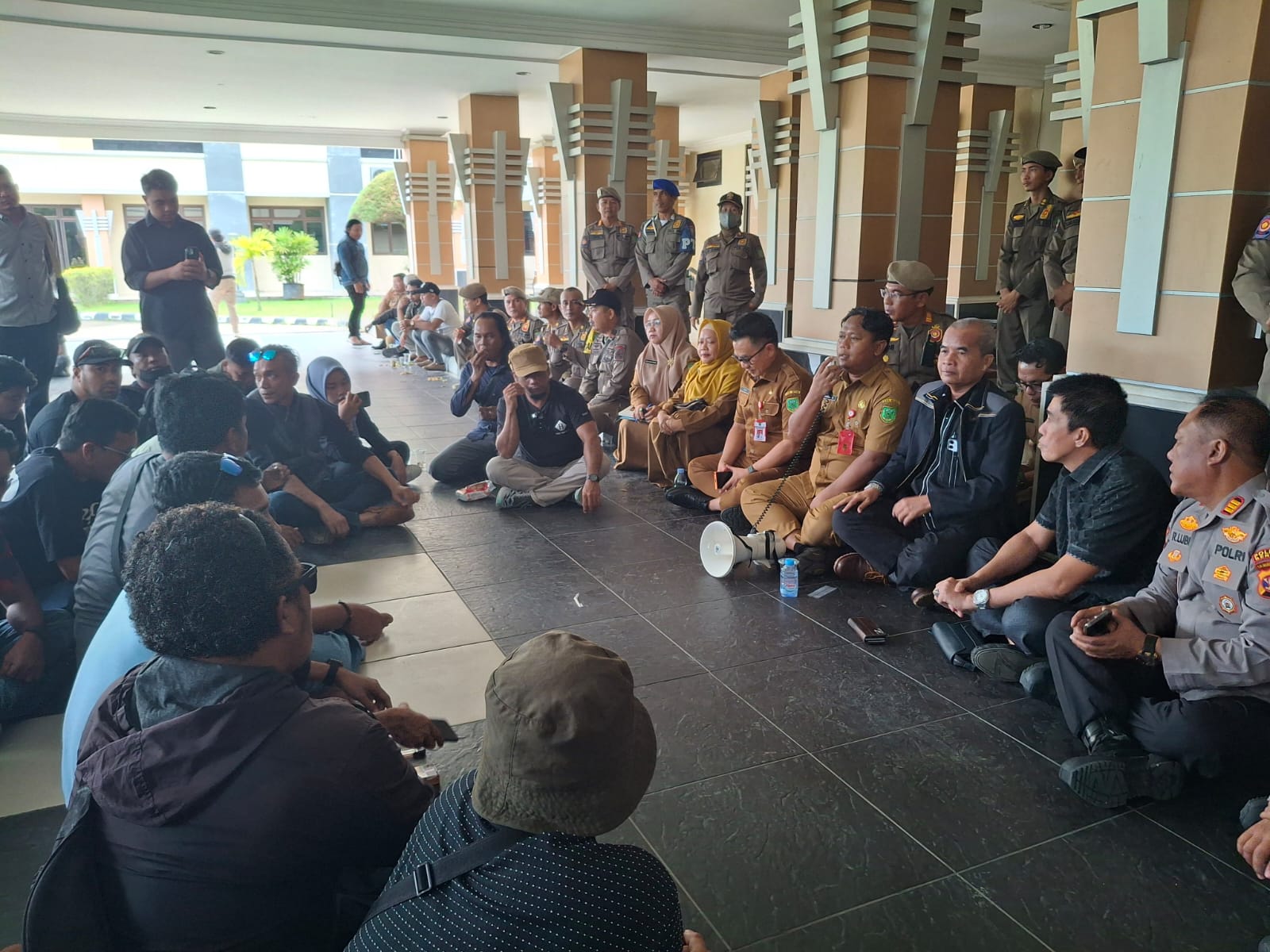 Kembali Didemo, Pemkab Pastikan Siap Memfasilitasi Persoalan Warga dengan PT PSG