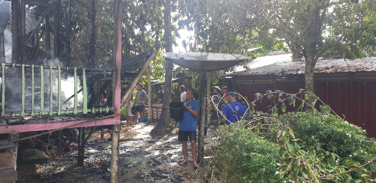 Kehilangan Tempat Tinggal Saat Memasak Nasi