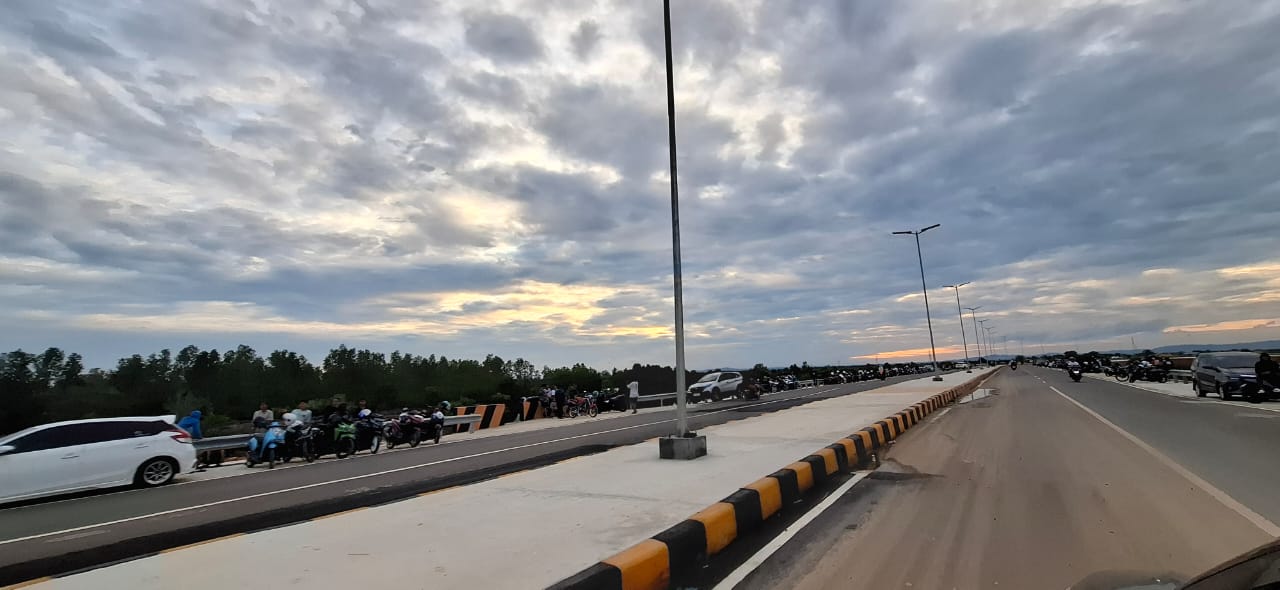 Kenyamukan: Pelabuhan Belum Aktif yang Disulap Warga Jadi Ruang Publik Favorit