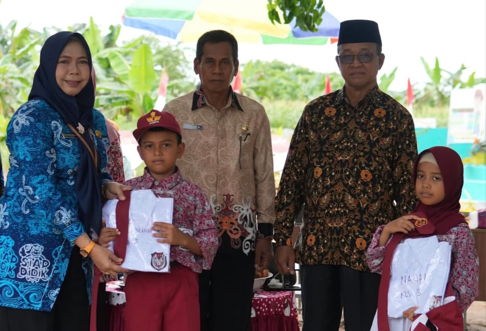 Program Seragam Sekolah Gratis untuk Peserta Didik Baru Mulai Direalisasikan