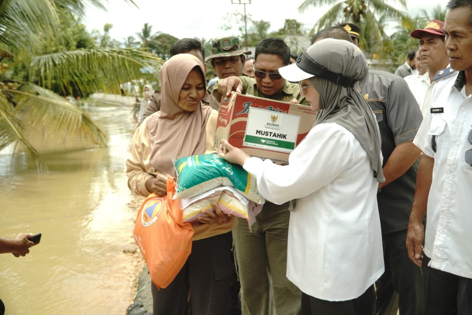 Desak Dinsos Segera Salurkan 5.000 Paket Sembako