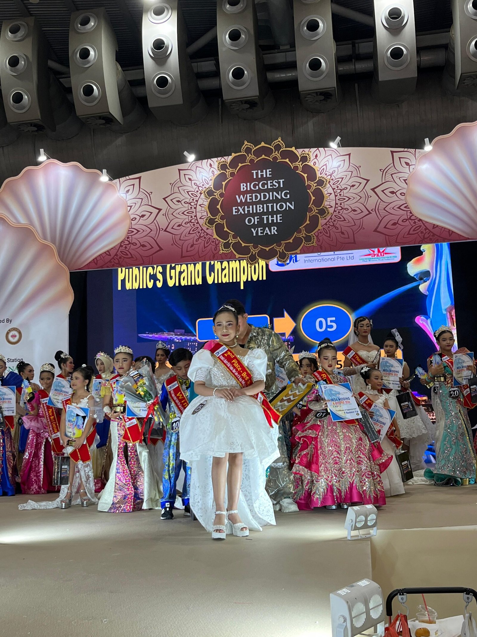 Dari Berau ke Panggung Dunia: Sulva Aulia Ramadhani Borong 5 Penghargaan di Singapore Expo