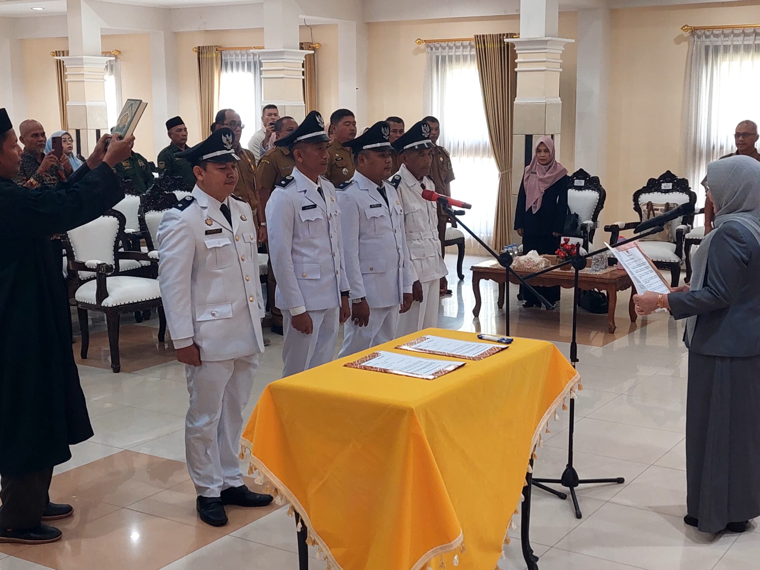Lantik 4 Kakam PAW, Bupati Tekankan Transparansi Anggaran dan Kolaborasi Potensi Daerah