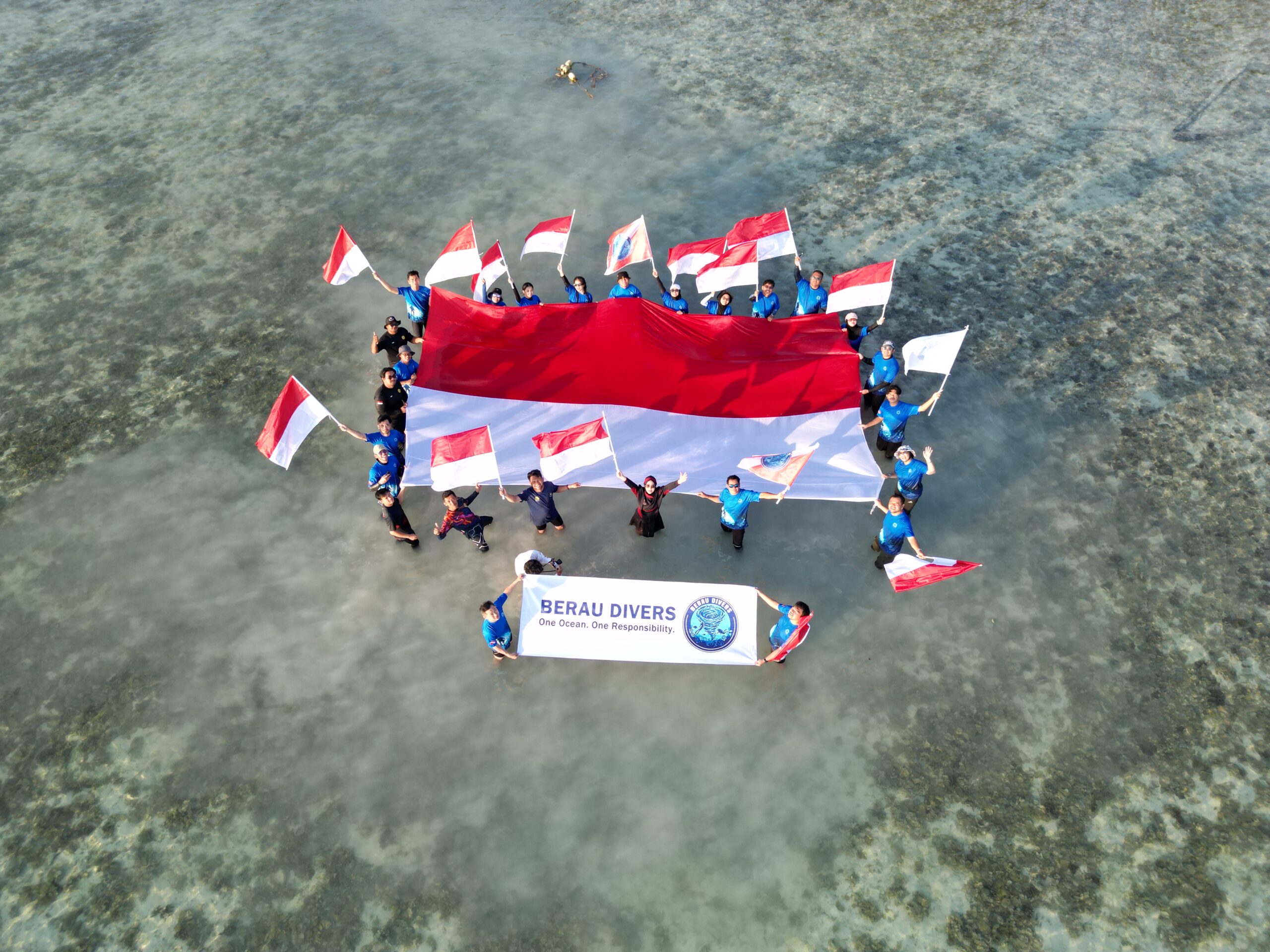 Berau Divers, Mengabdi di Laut Terluar: Kibarkan Merah Putih, Lestarikan Terumbu Karang Maratua
